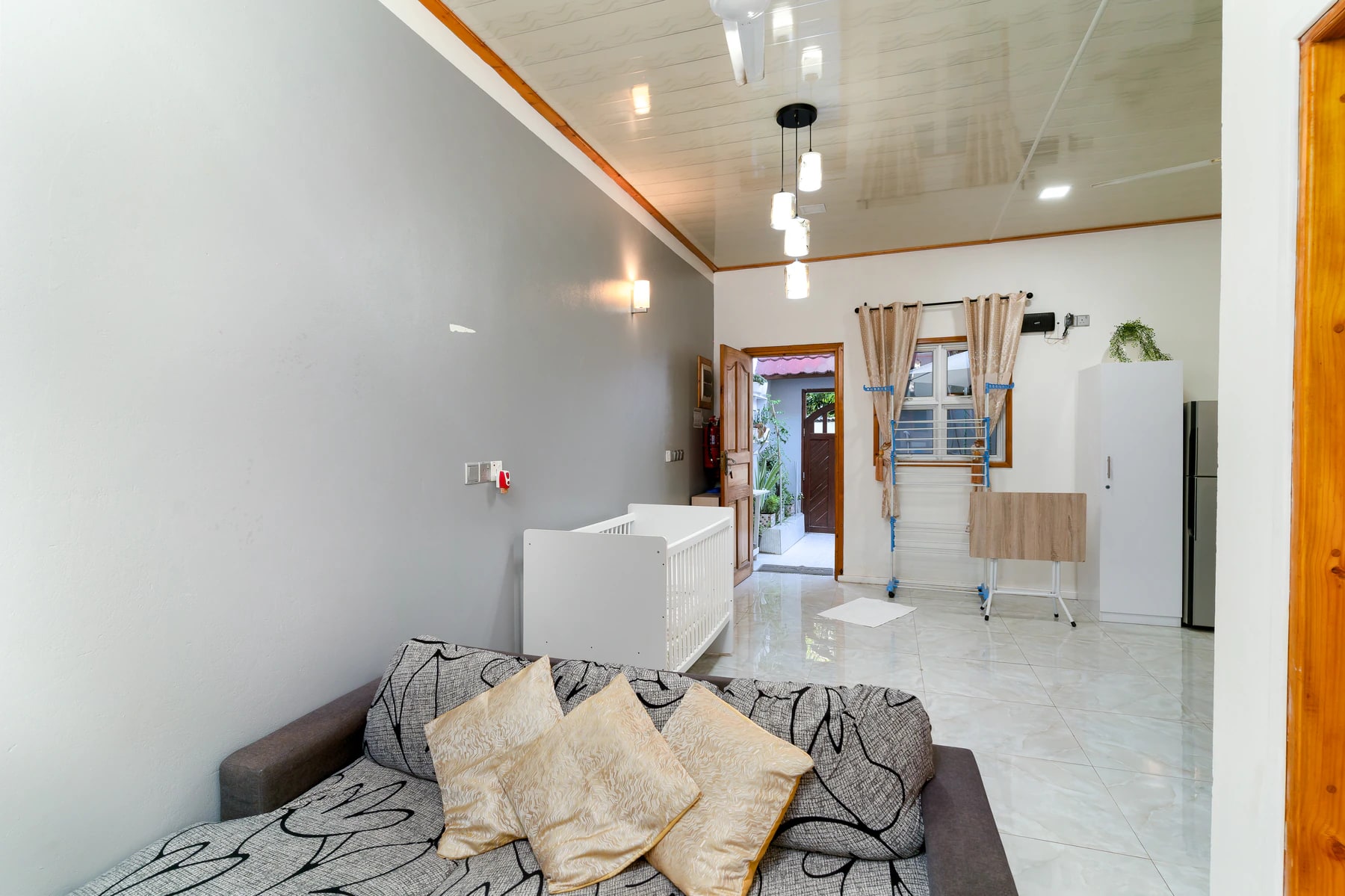 The private courtyard beside the living space at Maafolhey