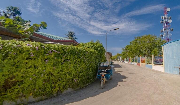 A quiet sand street on Ukulhas, the inhabited local island where Maafolhey is based